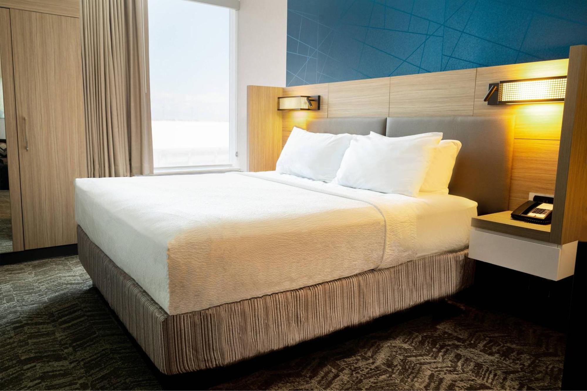 Springhill Airport Hotel 3*